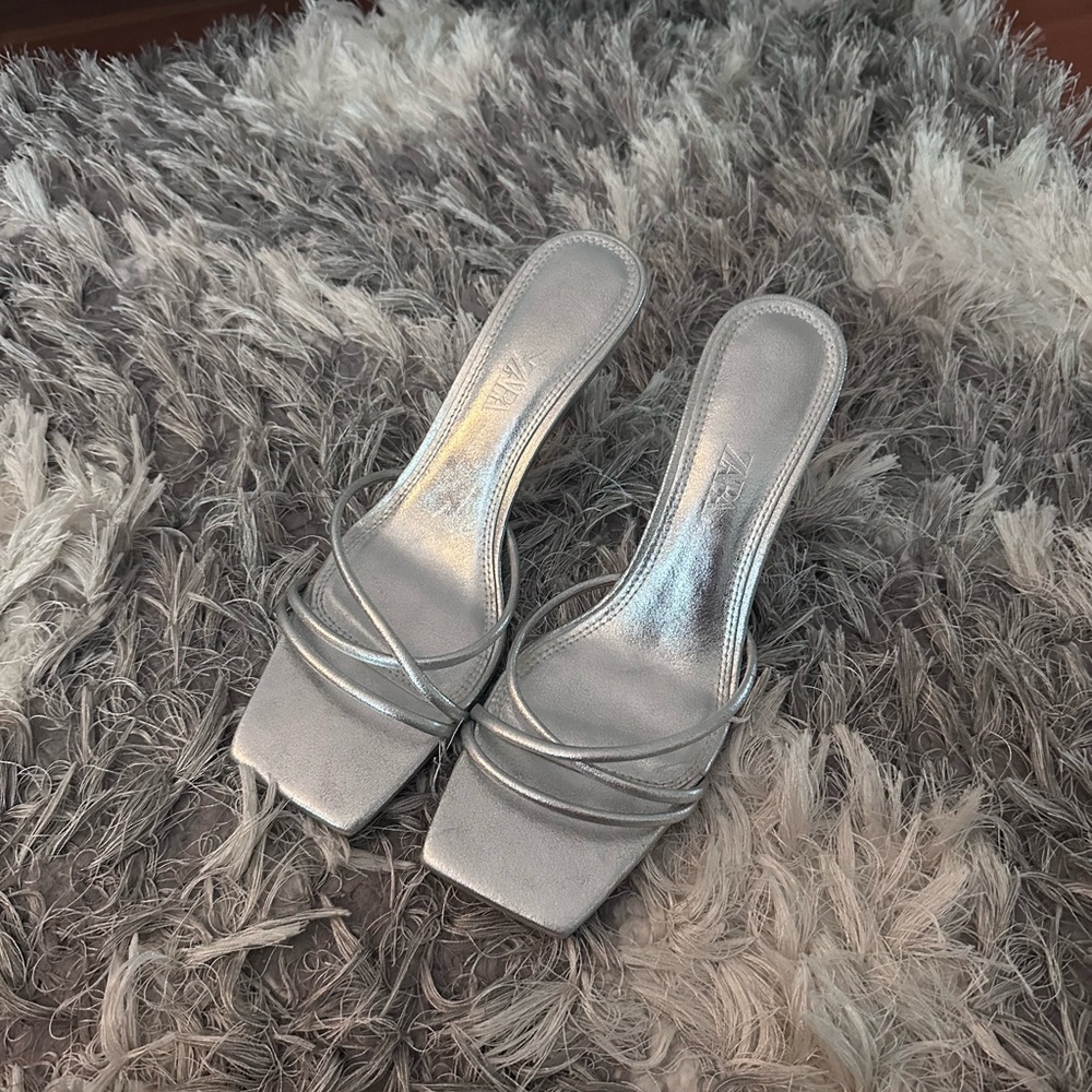 Zara kitten heels